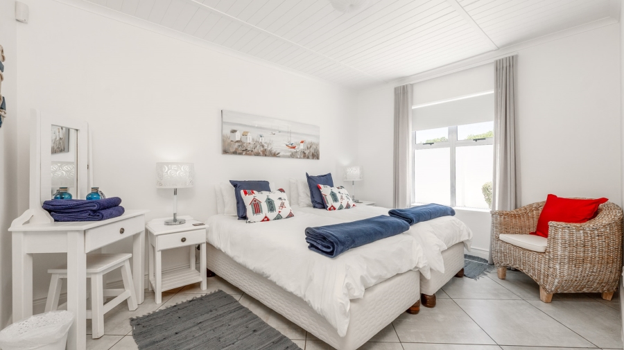 4 Bedroom Property for Sale in Oceanview Heights Western Cape